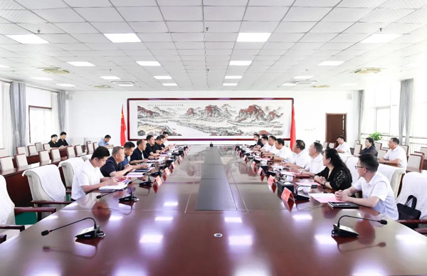 中國一冶集團(tuán)有限公司副總經(jīng)理馬建民一行到邯鄲冀南新區(qū)考察